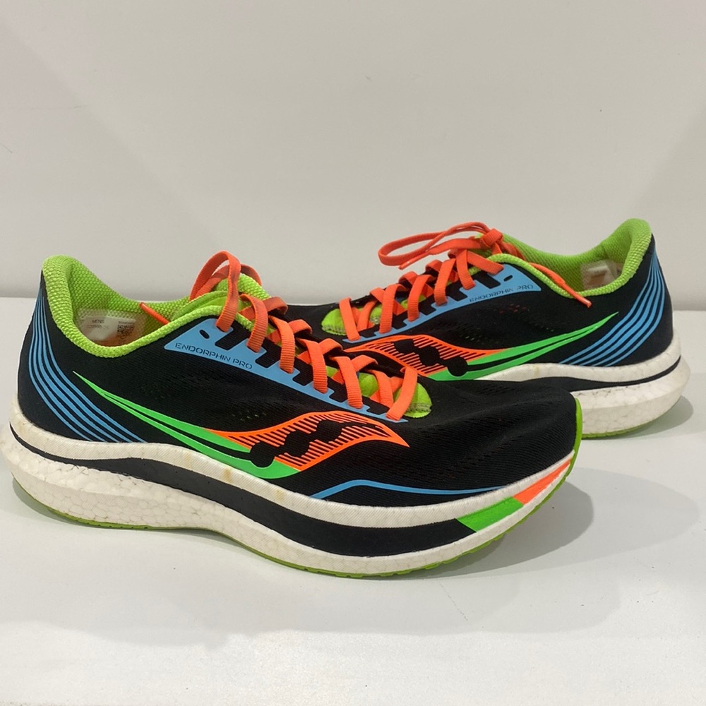 Pre owned  saucony endorphin pro mens  size 9.